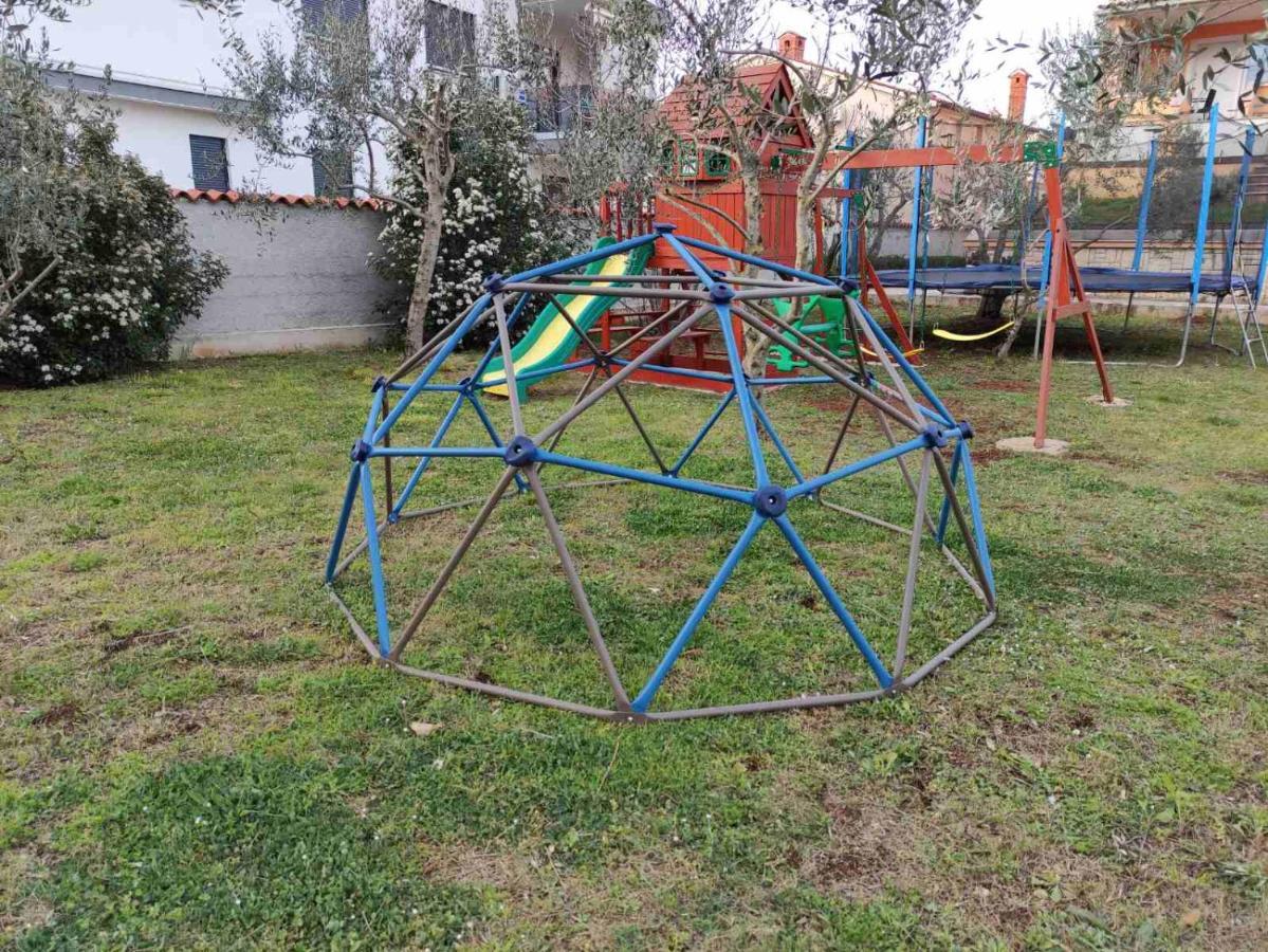 Apartmani Viktorija Fažana Exterior foto