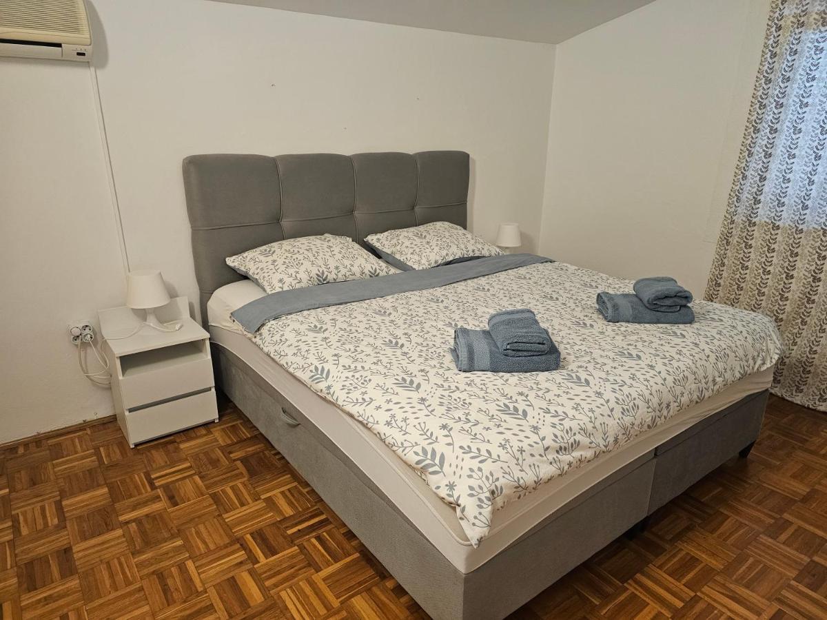 Apartmani Viktorija Fažana Exterior foto
