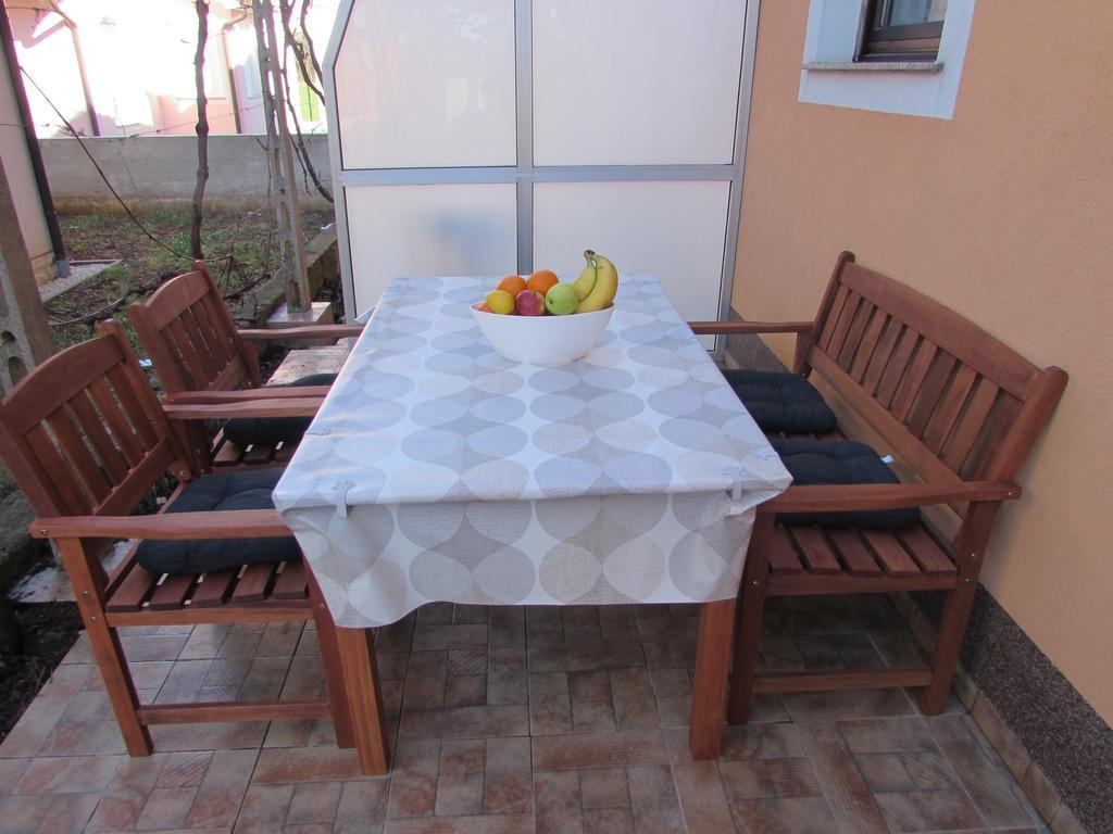 Apartmani Viktorija Fažana Exterior foto