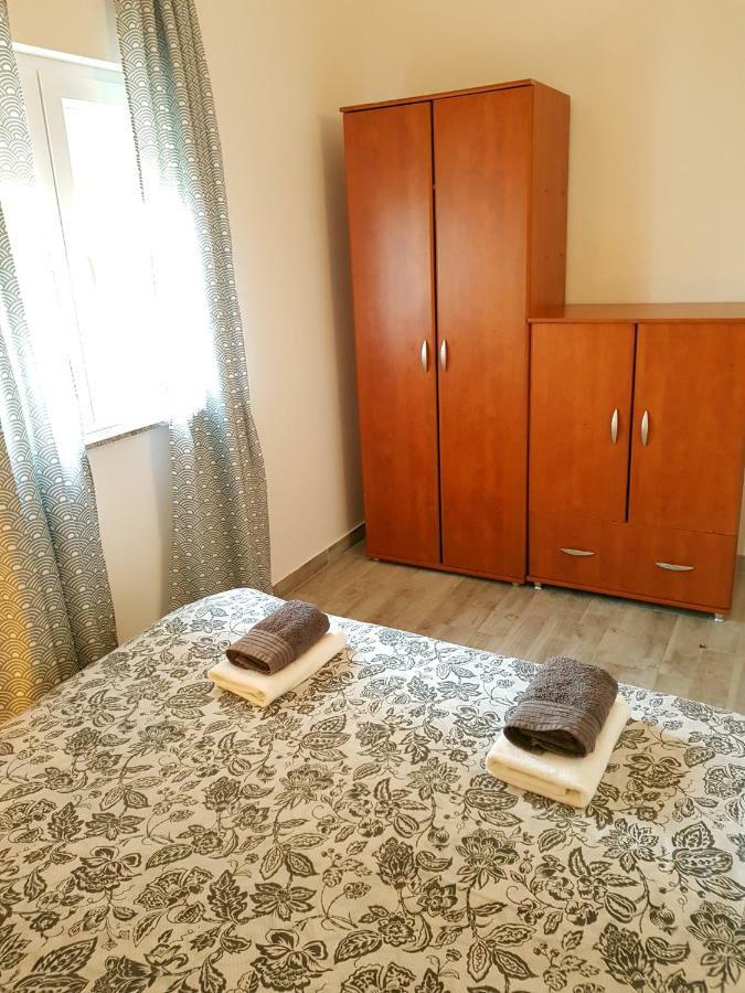 Apartmani Viktorija Fažana Exterior foto